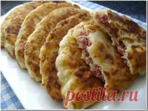 Сырные лепёшки с начинкой из ветчины