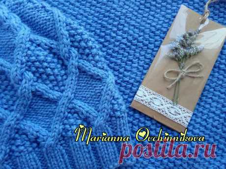 Комплект связан из мериносовой пряжи. Мягкий и нежный. Шапка без помпона, но в наличии есть темно-синий помпон из меха. Стоимость комплекта с меховым помпоном из песца 2000 руб.