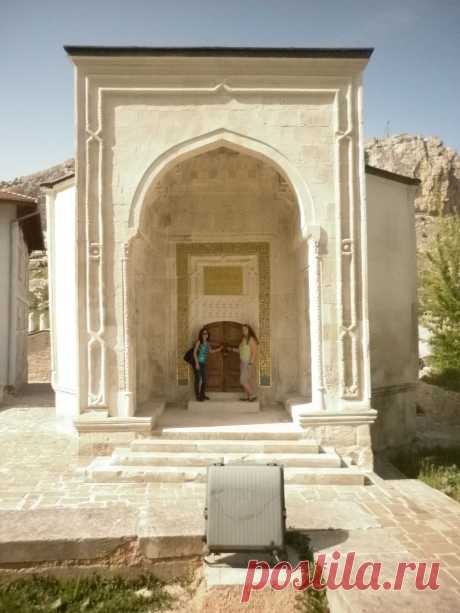 Мавзолей первых крымских ханов
