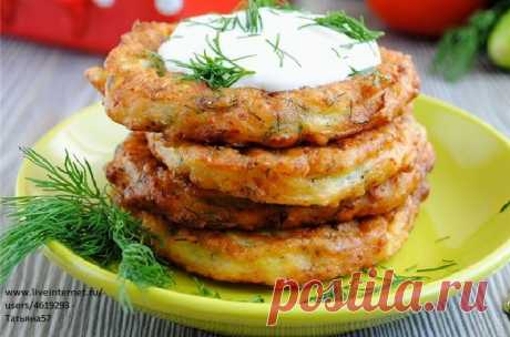 Оладьи из кабачков с сыром и чесноком