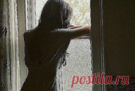 Любовь, как воздуха глоток!
Вдохнешь, а выдохнуть не в силах!
И этот жизненный поток,  
Нечаянно пробегая мимо,
Однажды душу взволновав,
Бежит по судьбам, как мгновение,
От будней будто бы устав,
Запутавшись среди сомнений.
И ты вдыхаешь вновь и вновь,
Но меньше в нем тепла с годами,
В глотке, дарящем нам любовь!
Что ж происходит между нами?
И , задыхаясь среди дней,
Любовь, как воздуха глоток,
Хранит на дне души своей 
Для сердца жизненный поток! ( Марина С.)