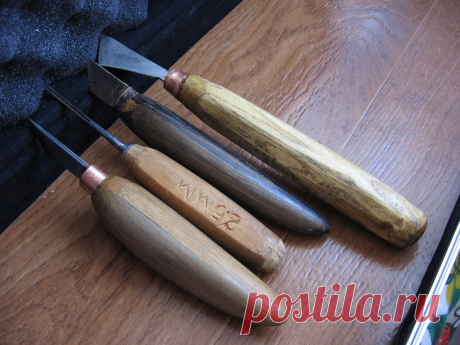 Крайние инструменты (сверху и снизу) сделаны из советской пилы. Отличная там на ней сталь (рапит)! Лучше, чем на круглых дисках от циркулярки. Только обрабатывается тяжелее.