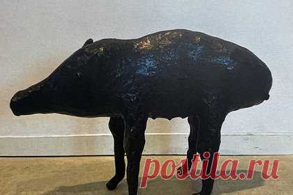 Украденной из галереи 15-килограммовой скульптуры кабана хватились спустя пять дней