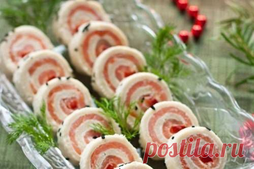 Новогодняя закуска с копченой рыбой / Простые рецепты