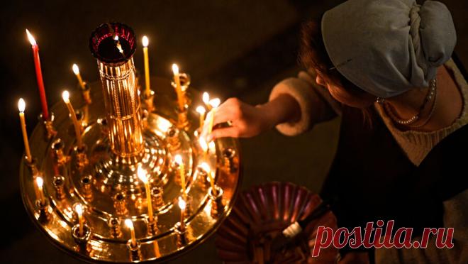 В Москве мигрант задул свечи в храме и напал на прихожанку. Уголовное дело завели на мигранта, который задул свечи в одной из церквей Москвы и напал на прихожанку за сделанное замечание. Об этом сообщает Telegram-канал столичного СК. "Возбуждено уголовное дело в связи с противоправными ...