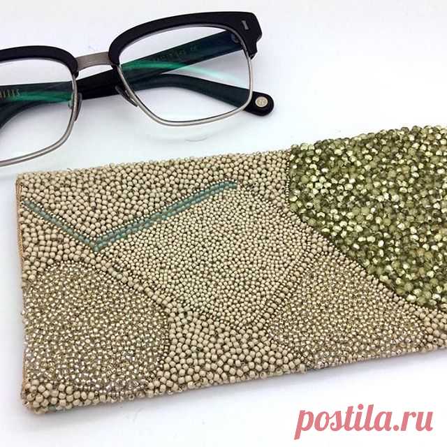 Palargent Side B. #creation #palazuelo #premium #luxury #hautecouture #handembroidery #Lesage #art #Paris #France #patience #minutiae #detail #precision #meticulous #original #exclusive #rare #handcrafted #unique #sparkling #colors #beads #miyuki #swarovski #craftsmanship