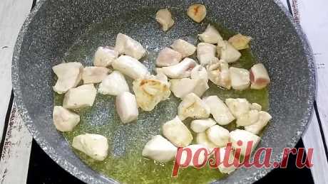 Макароны с грибами и курицей со сливками.