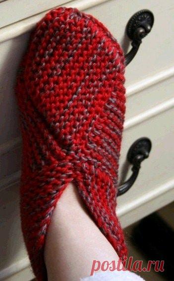 Вяжем спицами тапочки из квадратов. Просто и оригинально!