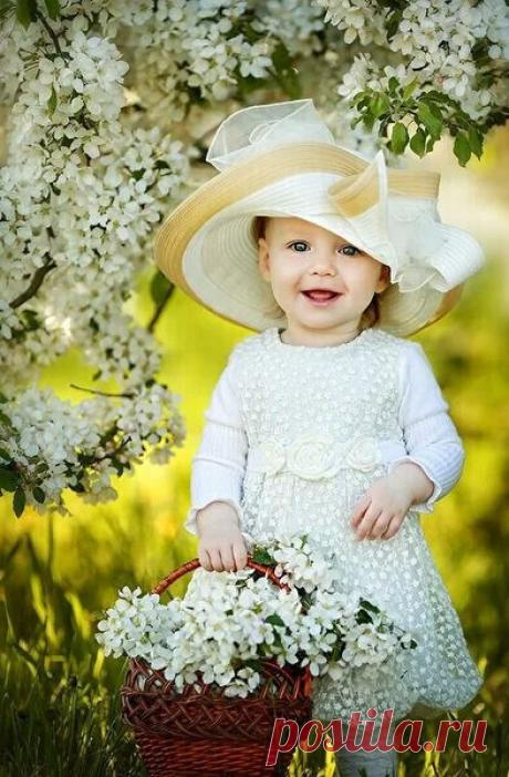 Погода нашей Души только в наших руках.
Пусть там всегда будет ясно, безоблачно
И по - весеннему светло и ярко!...