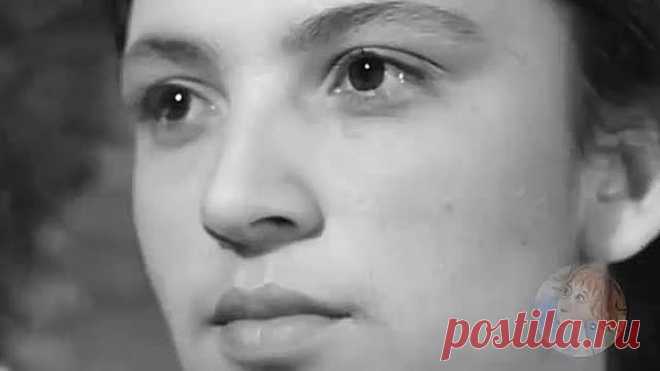 Лирическая  песня “Стою под тополем“