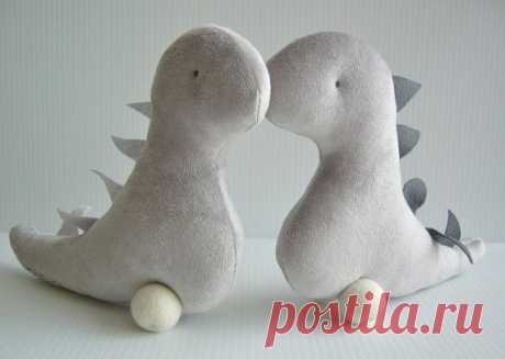 Бебе Динозаврик... Идея...Dinosaure Gris Douce Peluche Bébé Dinosaure Jouet par kioukiout