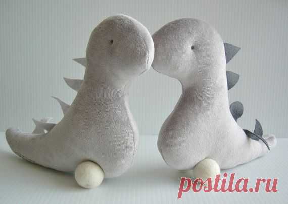 Бебе Динозаврик... Идея...Dinosaure Gris Douce Peluche Bébé Dinosaure Jouet par kioukiout