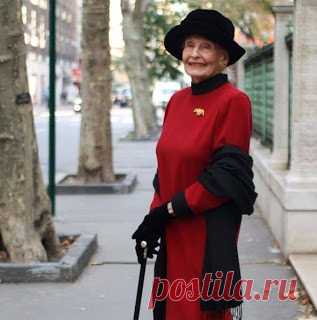 TАРО: Регина Бретт в свои 90 лет составила 45 уроков, которые преподала жизнь.