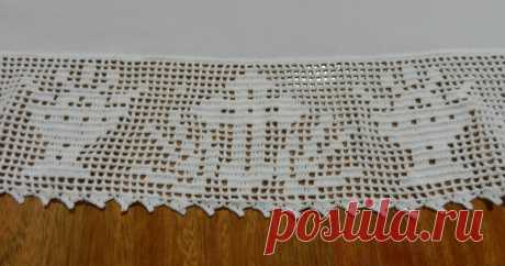 CrOchEtEAndO      Barrado filé motivo religioso   Fiz as toalhas para a igreja que frequento. Ao todo foram três toalhas: uma comprida para o altar e dua...