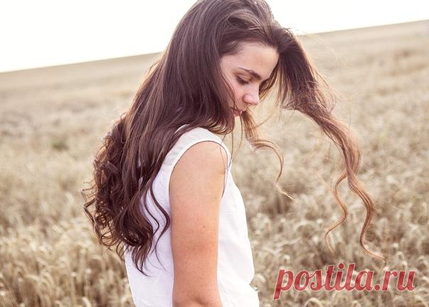 ОЖИДАНИЯ.

Замечали вы за собой, что очень часто вы живёте в ожидании чего-то. Зарплаты, следующей пятницы, чтобы потусить с друзьями, звонка от клиента, Нового года....
А ведь таким образом проходит вся жизнь у большинства людей, в ожидании чего-то лучшего, а ведь это уже будущее время!
Так, люди загоняют себя в состояние постоянного ожидания, формируя себе некий конец и забывая о том, что жизнь и все события в ней создаются в настоящем моменте. Здесь и сейчас!

Все ваши ...