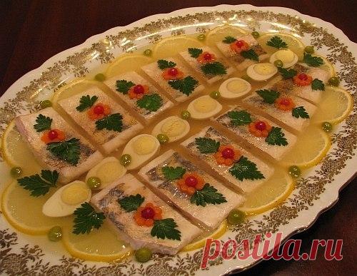 Как приготовить заливное из осетровой или лососевой рыбы - рецепт, ингридиенты и фотографии