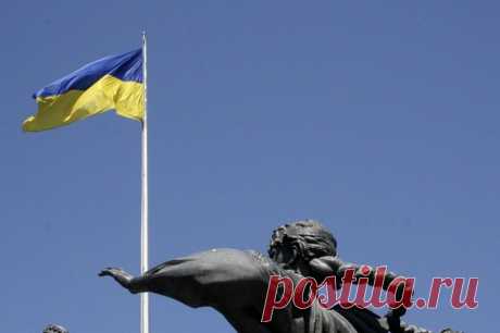 Украинские военные вышли на акцию протеста в Житомире. Они потребовали наказать банду арестованных за рэкет и насилие.