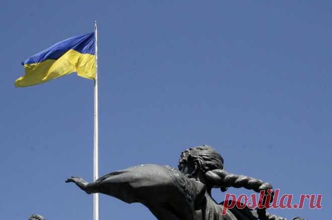 Украинские военные вышли на акцию протеста в Житомире. Они потребовали наказать банду арестованных за рэкет и насилие.