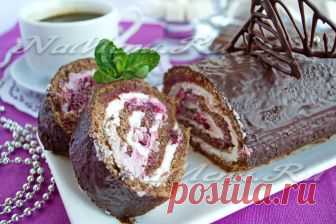 Бисквитный рулет с творожно-сливочным кремом Нежный, вкусный и нарядный, бисквитный рулет с творожно-сливочным кремом еще и готовится очень просто и быстро. Мечта, а не рецепт.