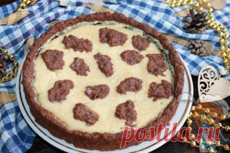 Пирог Буренка с творогом. Рецепт пирога на Новый год 2020 - Пошаговые фото рецепты без дрожжей, без муки, без мяса, без масла, без яиц Пирог Буренка станет символичным блюдом в канун года Быка. Ведь по внешнему виду выпечка напоминает коровок. Шоколадные пятнышки на светлом фоне очень симпатичны. Угощение яркое, запоминающееся и очень вкусное.