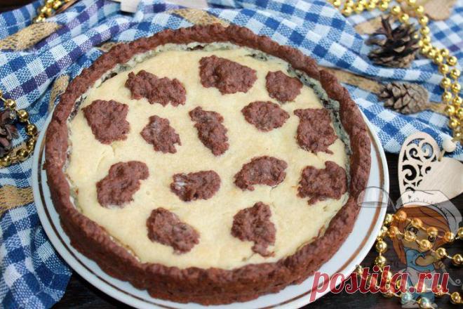 Пирог Буренка с творогом. Рецепт пирога на Новый год 2020 - Пошаговые фото рецепты без дрожжей, без муки, без мяса, без масла, без яиц Пирог Буренка станет символичным блюдом в канун года Быка. Ведь по внешнему виду выпечка напоминает коровок. Шоколадные пятнышки на светлом фоне очень симпатичны. Угощение яркое, запоминающееся и очень вкусное.