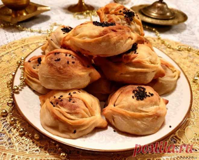Приготовление вкусной самсы в домашних условиях Друзья, сегодня в номере один интересный рецепт самсы, которая делается не совсем обычным способом. Её точное название Турецкая самса «Птицы счастья». Подается