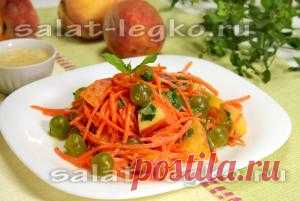 Салат из сырой моркови с крыжовником и персиками