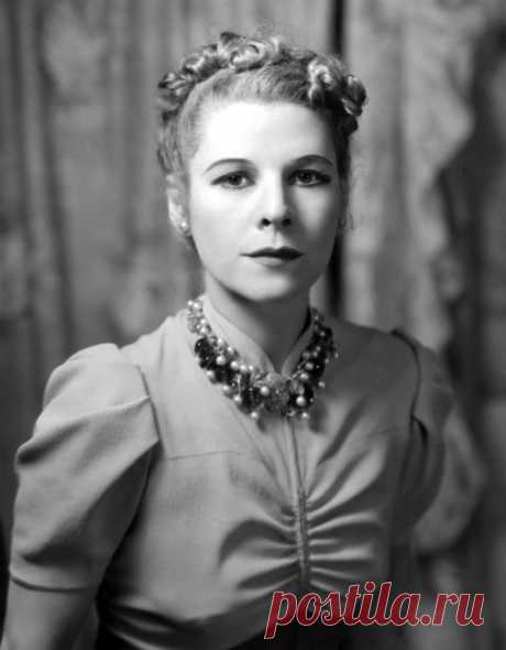 Рут Гордон (Ruth Gordon)
- 30 октября, 1896 • 28 августа 1985