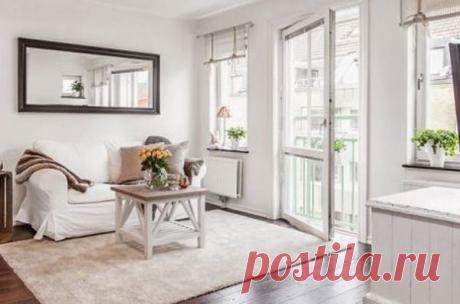 Небольшая и уютная квартира. Несмотря на небольшой размер, квартира совершенно не выглядит загромождённым мебелью или вещами.