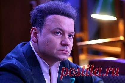 Популярный ведущий рассказал о ссоре с Кудрявцевой из-за «похабного» шоу. Известный российский актер и телеведущий Александр Олешко вспомнил о неприятном случае с ведущей Лерой Кудрявцевой, которая поучаствовала в интернет-шоу Comment Out и оставила в его соцсети грубый комментарий. Олешко признался, что произошедшее шокировало его, и раскритиковал шоу.