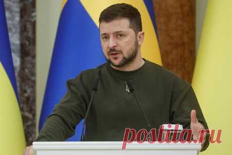 Зеленский сравнил Россию и Украину с библейскими персонажами. Президент Украины Владимир Зеленский призвал увеличить поставки вооружения Киеву и сравнил конфликт с Россией с битвой библейских персонажей Давида и Голиафа. По сюжету Ветхого Завета, мальчик-пастух Давид победил Голиафа ударом камня в лоб с помощью пращи. Зеленский призвал Запад усиливать пращу Украины.