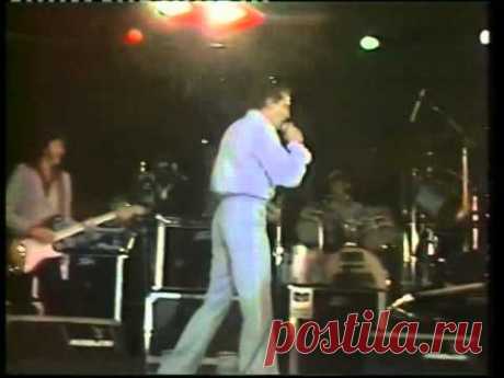Jerry Lee Lewis with Carl Perkins Hippodrome de Patin, Paris, France 1981 Whole Lotta Shakin Goin On - YouTube