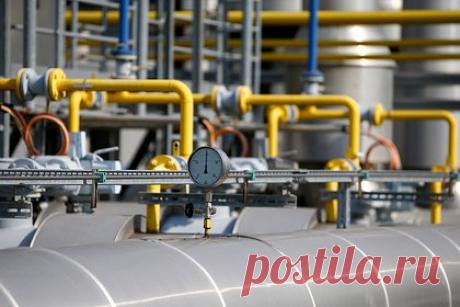 Еврокомиссия отказалась от идеи потолка цен на российский газ. Еврокомиссия, исполнительный орган ЕС, отказалась от идеи установки потолка цен на российский газ, однако настаивает на введении налога на «избыточную» прибыль энергетических компаний и ограничении доходов производителей электричества, использующих ВИЭ. Глава ЕК Урсула фон дер Ляйен озвучит план 14 сентября.