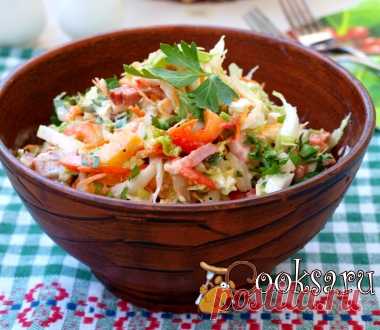 Салат из пекинской капусты с ветчиной, морковью и помидорами фото рецепт приготовления
