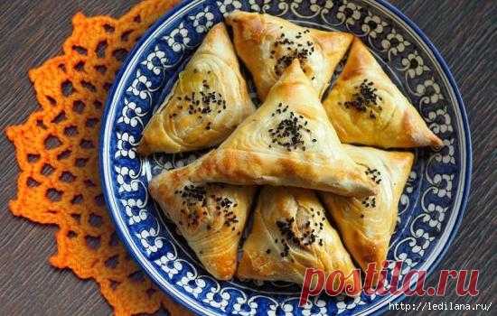 Простые рецепты сочной дрожжевой самсы с мясом, курицей, творогом