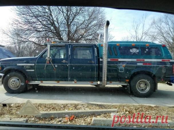 АВТОМОБИЛИСТЫ