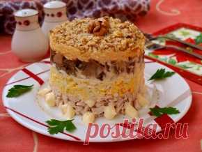 Салат с курицей, грибами и грецкими орехами — рецепт с фото
