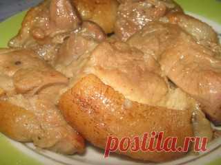 Свиная рулька тушеная в гусятнице