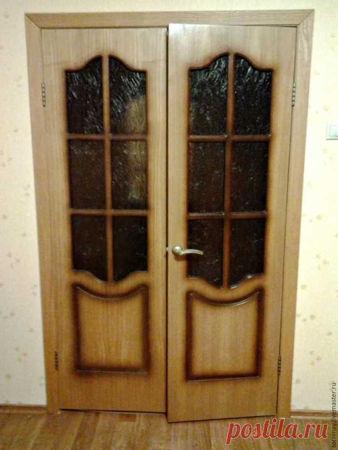 Была дверь прозрачна и скучна