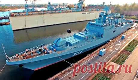 Военное кораблестроение РФ вырывается вперед "Объединенная судостроительная корпорация" - крупнейший судостроительный холдинг России, ведущий мировой производитель военно-морской техники. ОСК - это более 40 проектных и производственных предприят…