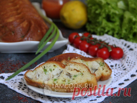 Заливной пирог с пикшей — рецепт с фото Тесто замешиваем на кефире и майонезе, по консистенции оно похоже на тесто для оладий. Можно использовать филе пикши, я использовала рыбку и просто сама отделила филе рыбы от костей. Пирог получается очень вкусным, нежным и сытным.