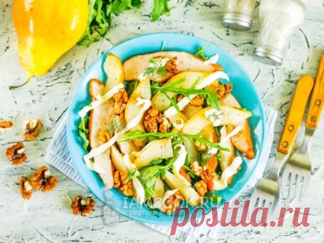 Салат с копченой курицей и грецкими орехами — рецепт с фото Салат с копченой грудкой и грецкими орехами - настоящий праздник вкуса для гурманов! Подавайте это блюдо под бокал белого вина.