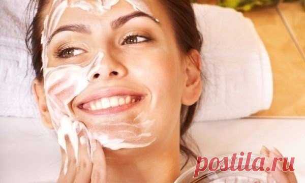 Манный скраб, улучшающий цвет лица.