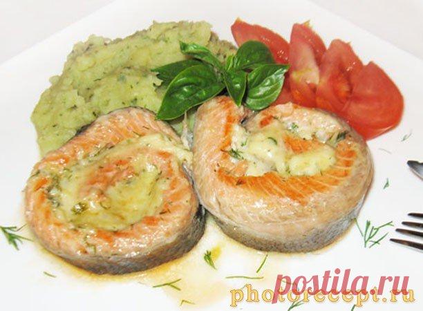 Рулеты из форели с сыром.