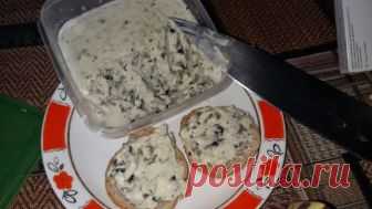 Подруга угостила домашним сыром — Хохланд отдыхает 


Очень вкусно и полезно!









Ингредиенты:
творог (лучше домашнего) — 250 гр,сметана (лучше домашняя) — 2 ст.л.,яйцо — 1 штука,соль — 0,5 ч.л.,сода на кончике ножа.Добавки по вкусу — обжаренные …