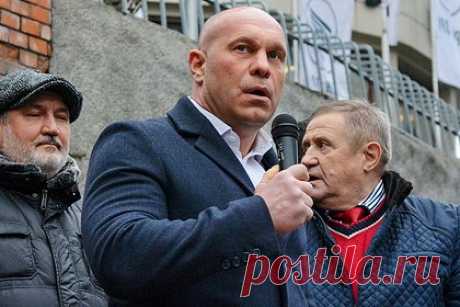 Названа возможная причина убийства экс-депутата Рады Кивы. Застреленный в Подмосковье экс-депутат Верховной Рады Илья Кива являлся угрозой для президента Украины, указал главный редактор журнала «Национальная оборона» Игорь Коротченко. По его словам, Кива пришел к выводу о том, что режим Зеленского оказался врагом украинского народа, и открыто выступал оппонентом президента.