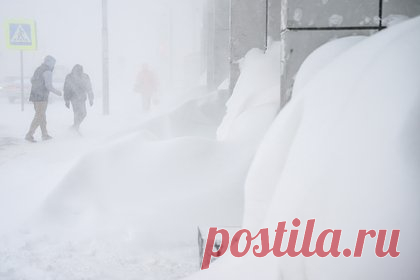 Аэропорт одного российского города закрыли из-за режима ЧС. Аэропорт Южно-Сахалинска закрыли на сутки из-за усиления метели. В российском городе действует режим ЧС. В связи с этим работу гавани приостановили до 10:00 (02:00 по московскому времени) 26 января. «Авиакомпании вносят изменения в график движения воздушных судов», — добавили в пресс-службе.