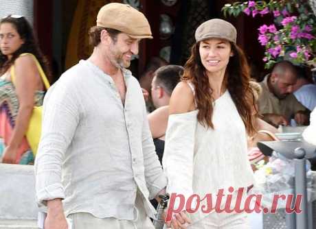 Джерард Батлер - снова холостяк: актер окончательно расстался с девушкой