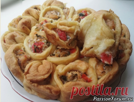 Отрывной мясной пирог "Хризантема". Необычная формовка. Нарезать не нужно! - запись пользователя Ликуся (Ликуся) в сообществе Болталка в категории Кулинария Вкуснейшая выпечка с интересным способом  приготовления и&nbsp;названием. Мясной пирог "Хризантема"с фаршем из куриного филе. Сочная мясная начинка с необычными составляющими, в которых Обыденная  куриная грудка заиграла новым вкусом.