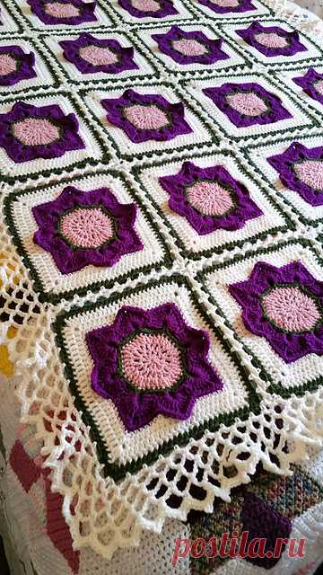 Ravelry: Eight Pointed Flower pattern by Julie Yeager